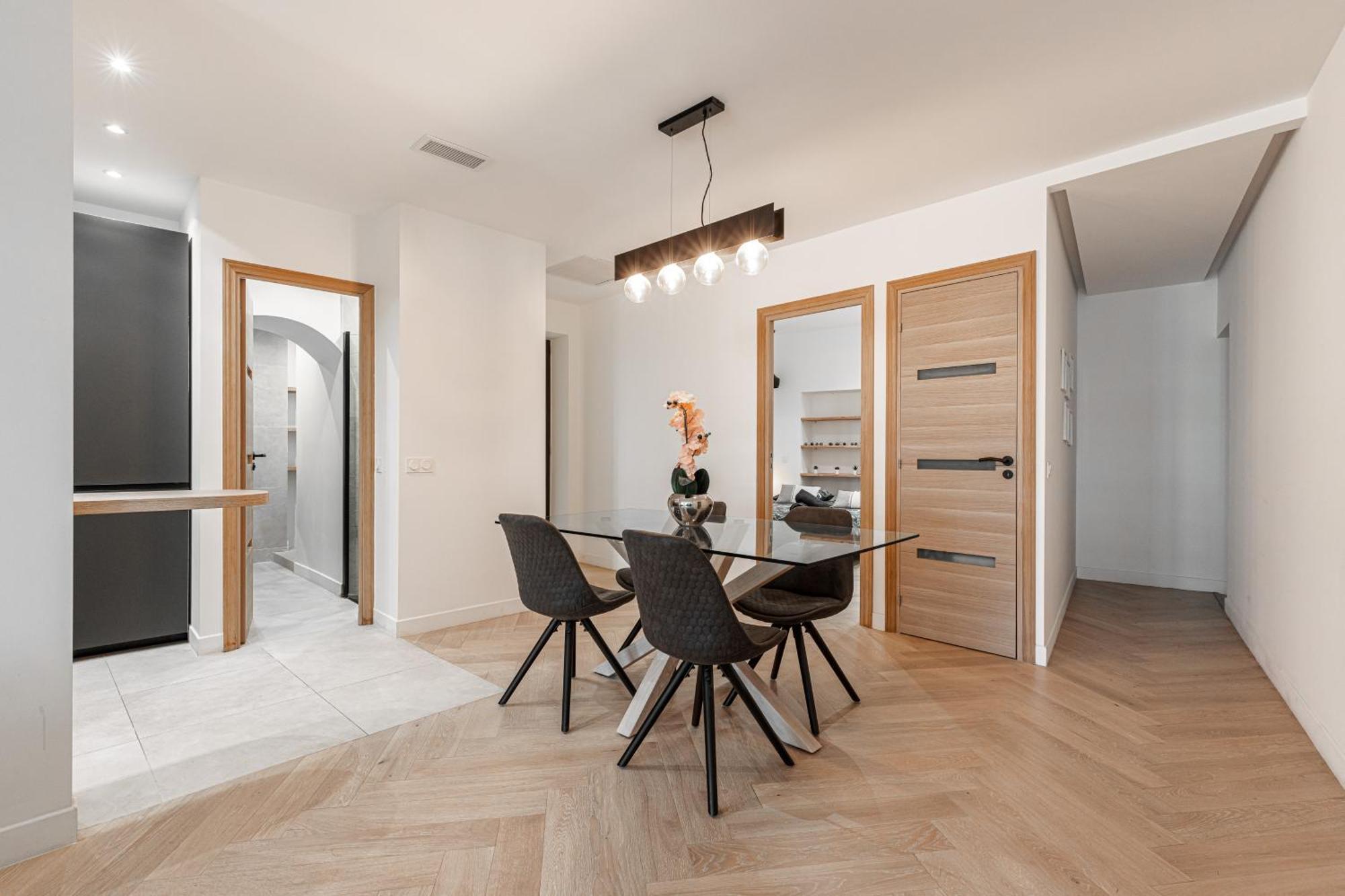 Appartement Place Massena, Superbe Neuf. *